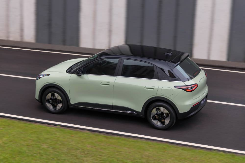https://autogreeknews.gr/wp-content/uploads/2026/07/geely_ex21.jpg