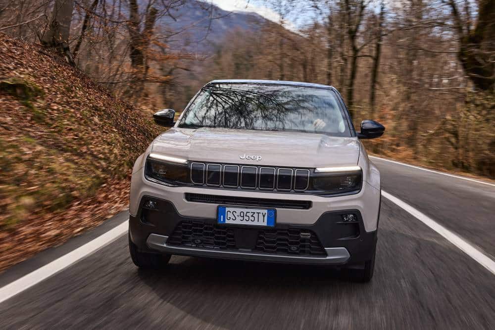 https://autogreeknews.gr/wp-content/uploads/2026/07/jeep-avenger-e-hybrid-4-1.jpg