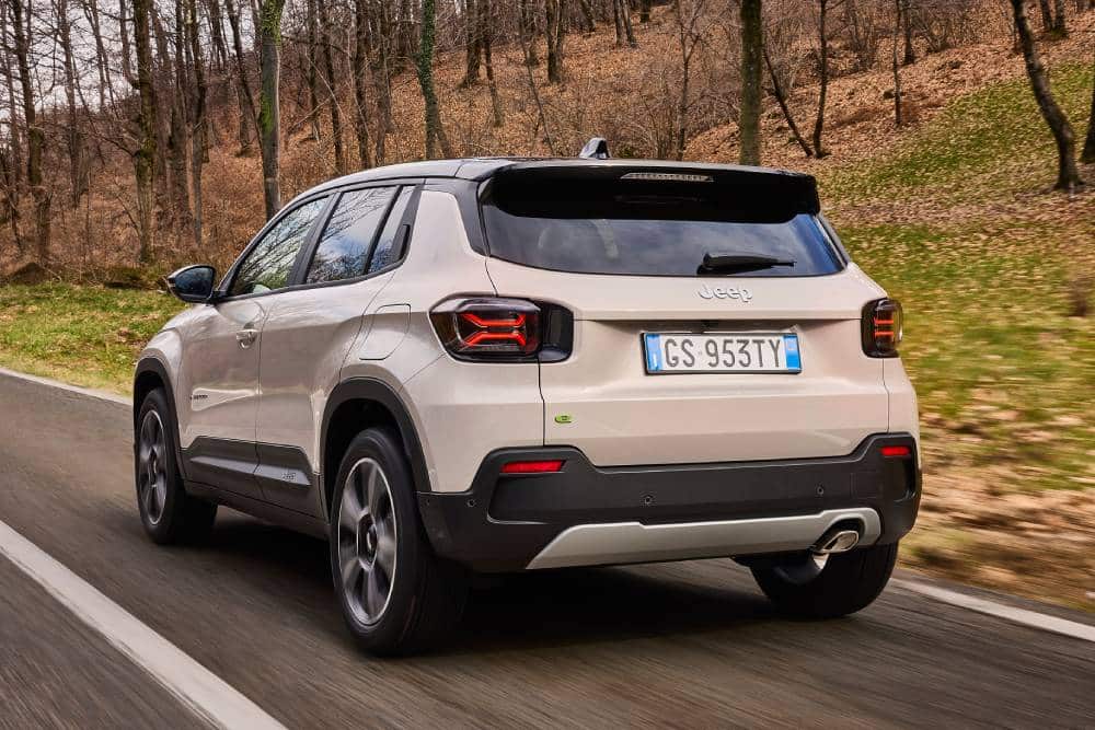 https://autogreeknews.gr/wp-content/uploads/2026/07/jeep-avenger-e-hybrid-5-1.jpg