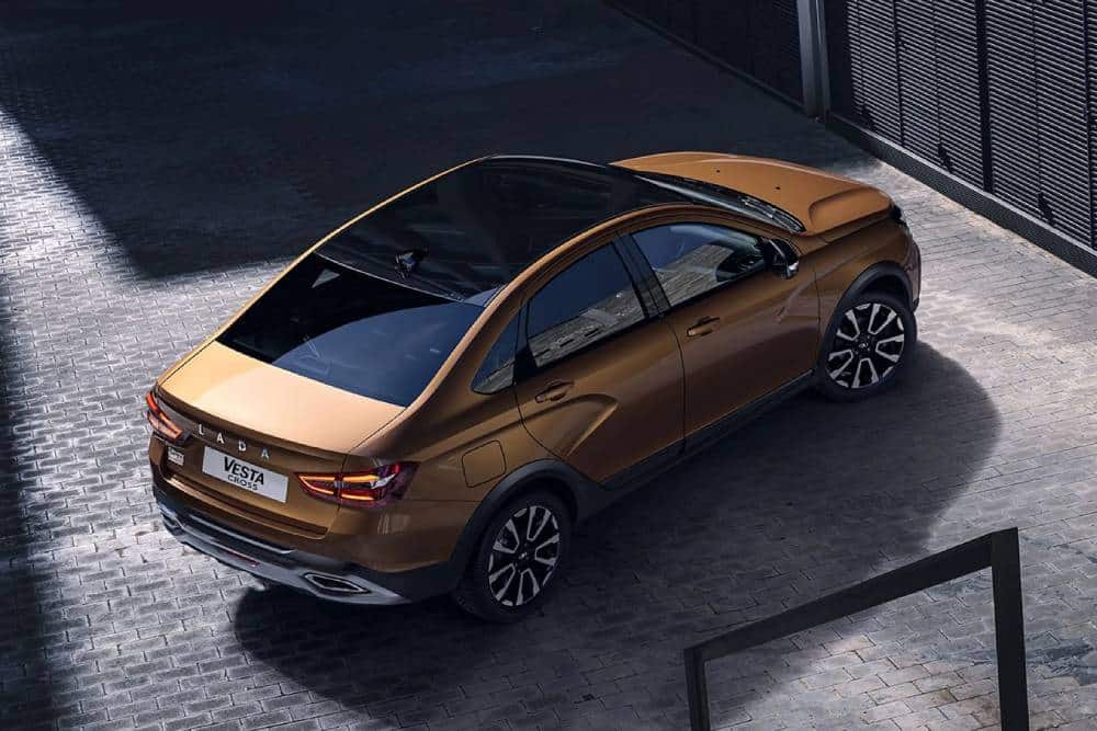 https://autogreeknews.gr/wp-content/uploads/2026/07/lada-vesta-my26-02.jpg