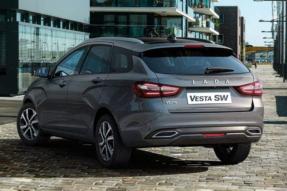 https://autogreeknews.gr/wp-content/uploads/2026/07/lada-vesta-my26-03.jpg