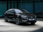 «Φαρμακείο» το νέο και λιμουζινάτο Lada Aura