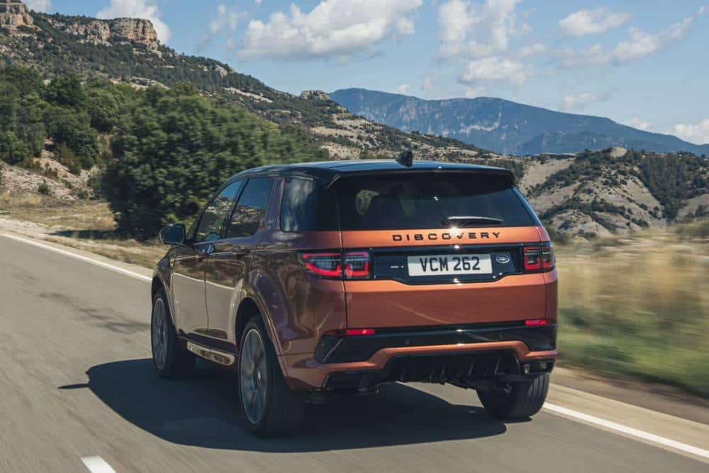 https://autogreeknews.gr/wp-content/uploads/2026/07/land_rover_discovery_sport_d240_s_r-dynamic_7.jpg