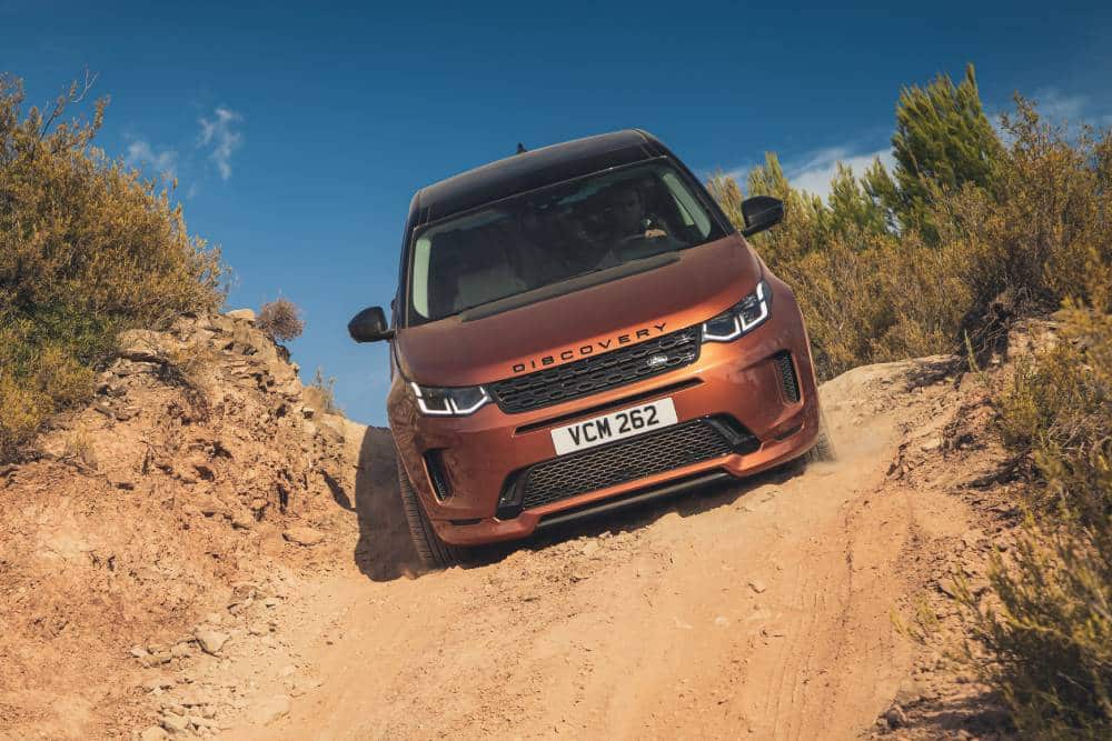 https://autogreeknews.gr/wp-content/uploads/2026/07/land_rover_discovery_sport_d240_s_r-dynamic_93.jpg