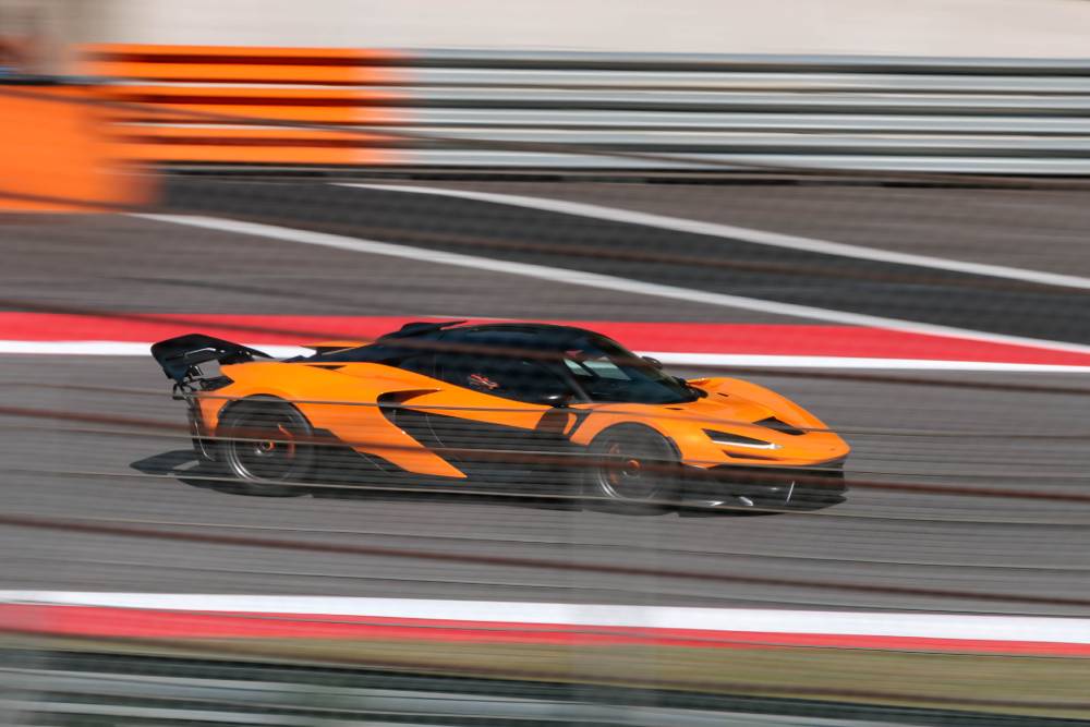 https://autogreeknews.gr/wp-content/uploads/2026/07/mclaren_w1477.jpg