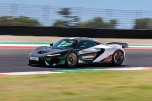Η McLaren «ψήνεται» για χειροκίνητο μετά από σχεδόν 30 χρόνια