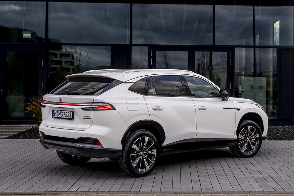 https://autogreeknews.gr/wp-content/uploads/2026/07/mg-hs-hybrid-13.jpg