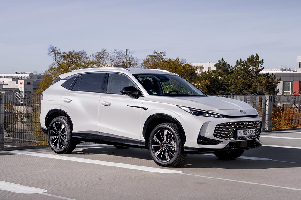 https://autogreeknews.gr/wp-content/uploads/2026/07/mg-hs-hybrid-14.jpg