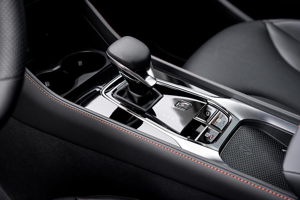 https://autogreeknews.gr/wp-content/uploads/2026/07/mg-hs-hybrid-8.jpg