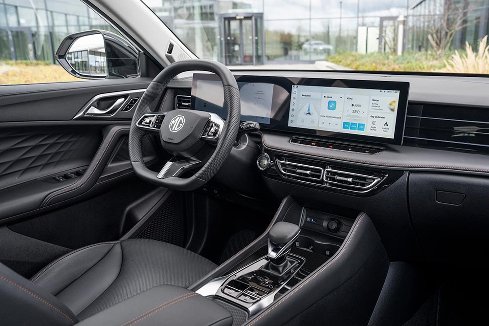 https://autogreeknews.gr/wp-content/uploads/2026/07/mg-hs-hybrid-9.jpg