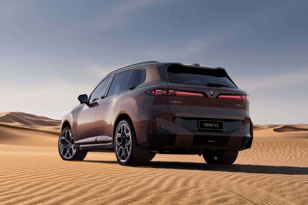 https://autogreeknews.gr/wp-content/uploads/2026/07/new-bw-x5-and-ix5-lwb-6.jpg