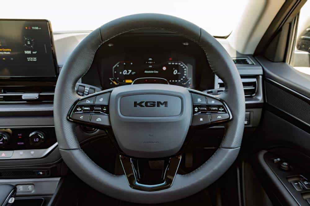 https://autogreeknews.gr/wp-content/uploads/2026/07/new-kgm-musso-rhino-2.jpg