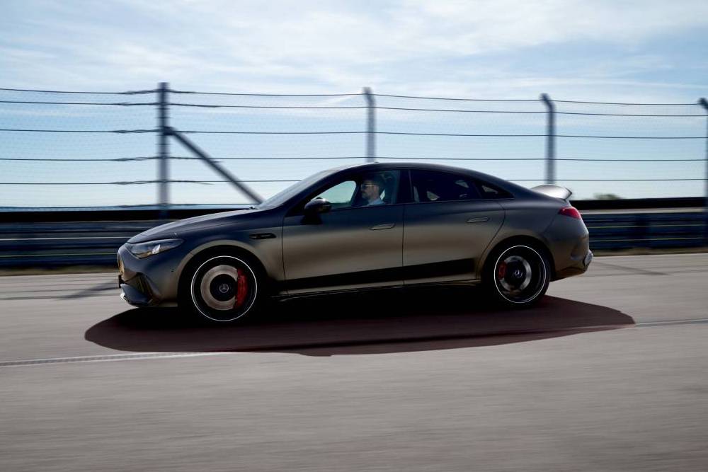 https://autogreeknews.gr/wp-content/uploads/2026/07/new-mercedes-cla-45-ev-11.jpg