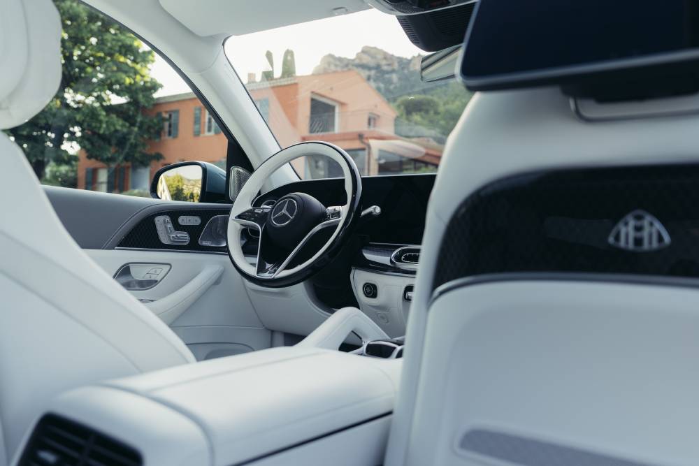 https://autogreeknews.gr/wp-content/uploads/2026/07/new-mercedes-maybach-gls-680-13.jpg