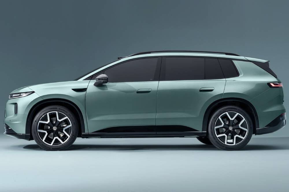 https://autogreeknews.gr/wp-content/uploads/2026/07/new-vw-id.-aura-t6-03.jpg