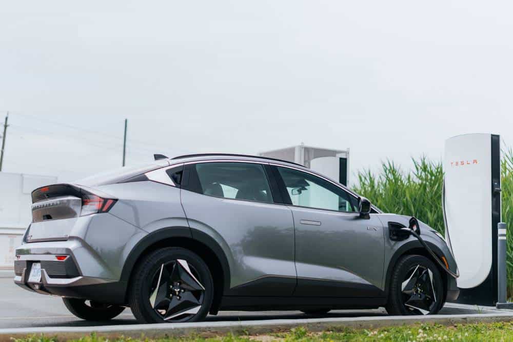 https://autogreeknews.gr/wp-content/uploads/2026/07/nissan-leaf-based-mitsubishi-eclipse-sportback-com-1.jpg