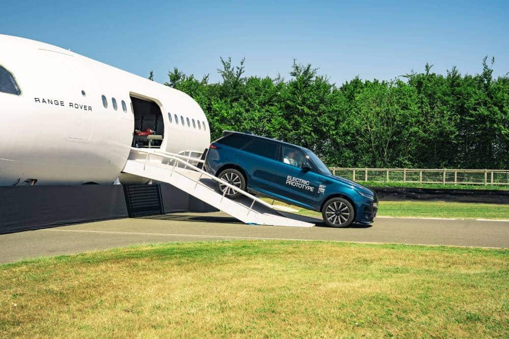 https://autogreeknews.gr/wp-content/uploads/2026/07/range-rover-sport-ev-5.jpg