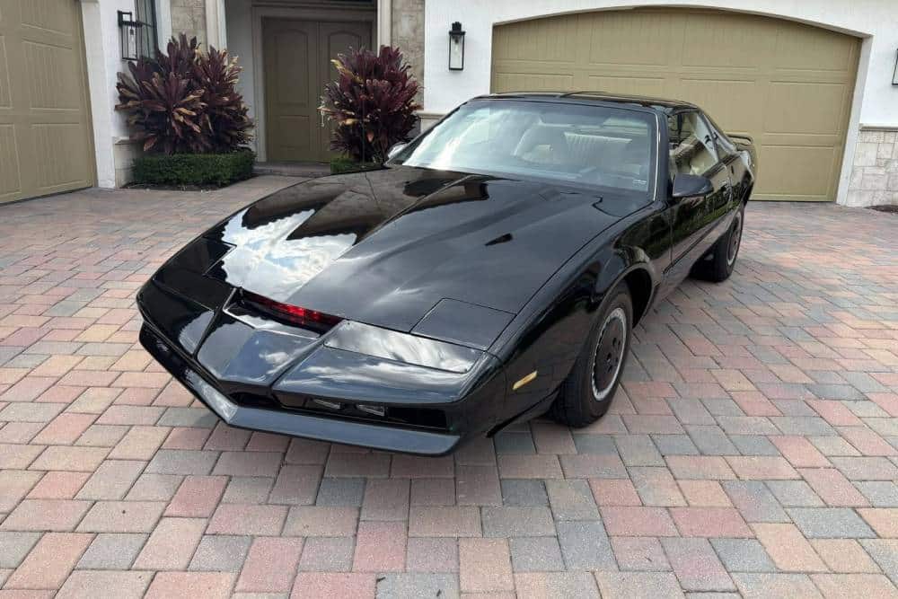 https://autogreeknews.gr/wp-content/uploads/2026/07/replica-kitt-for-sale-1.jpg