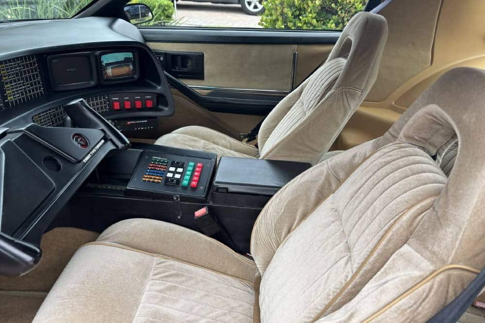 https://autogreeknews.gr/wp-content/uploads/2026/07/replica-kitt-for-sale-6.jpg
