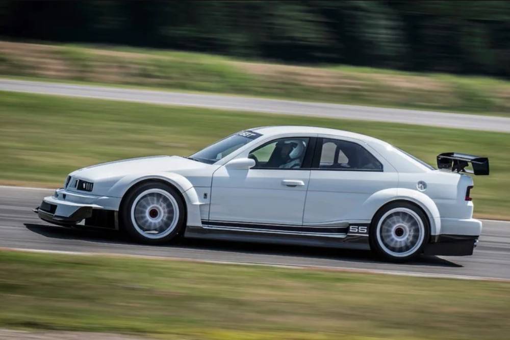 Η θρυλική Alfa Romeo 155 DTM ξαναγεννήθηκε με 750 άλογα