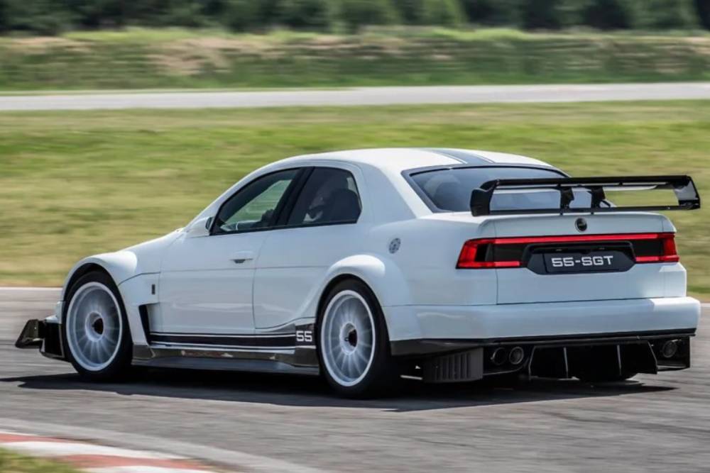 https://autogreeknews.gr/wp-content/uploads/2026/07/sgt-automobili-10.jpg