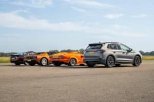 skoda-elroq-vrs-fights-countach-testarossa-and-944 (1)