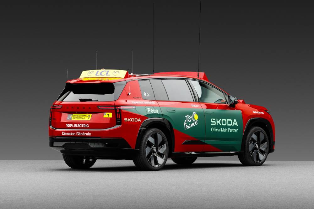 https://autogreeknews.gr/wp-content/uploads/2026/07/skoda-peaq-tour-de-france-7.jpg