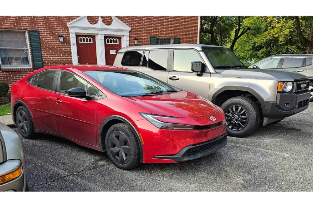 https://autogreeknews.gr/wp-content/uploads/2026/08/100000-miles-toyota-prius-04.jpg