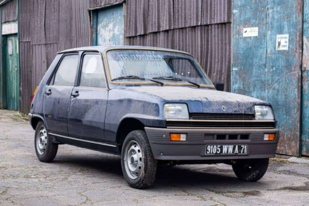 https://autogreeknews.gr/wp-content/uploads/2026/08/12-km-renault-5.jpg