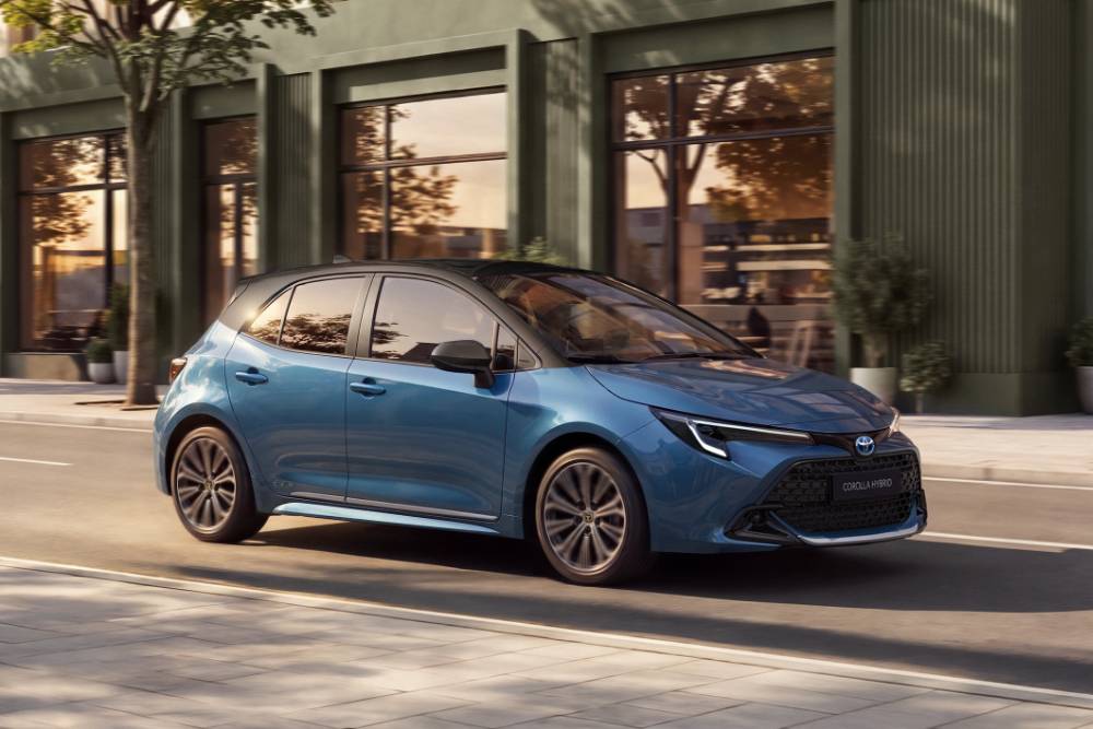 https://autogreeknews.gr/wp-content/uploads/2026/08/1920_toy_corolla_60th_2026_hub_dig_16x9_01.jpg