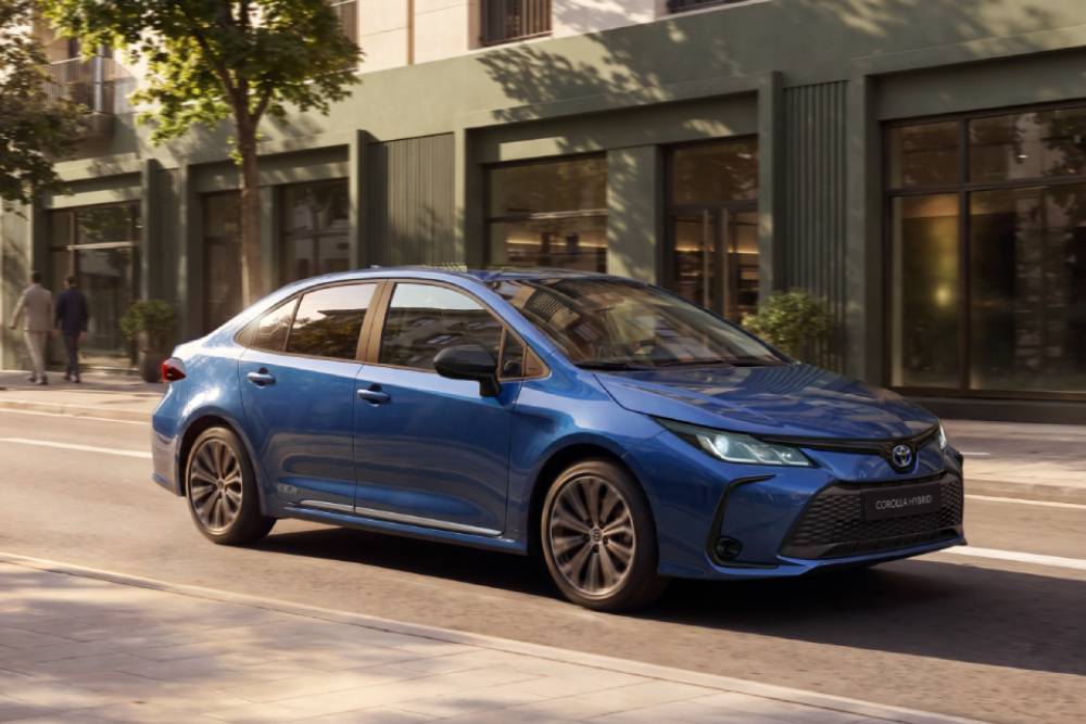 https://autogreeknews.gr/wp-content/uploads/2026/08/1920_toy_corolla_60th_2026_hub_dig_16x9_03.jpg