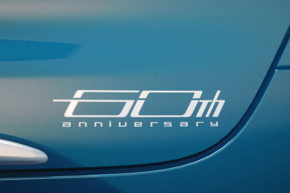 https://autogreeknews.gr/wp-content/uploads/2026/08/1920_toy_corolla_60th_2026_hub_dig_1x1_s02_touring_sport.jpg