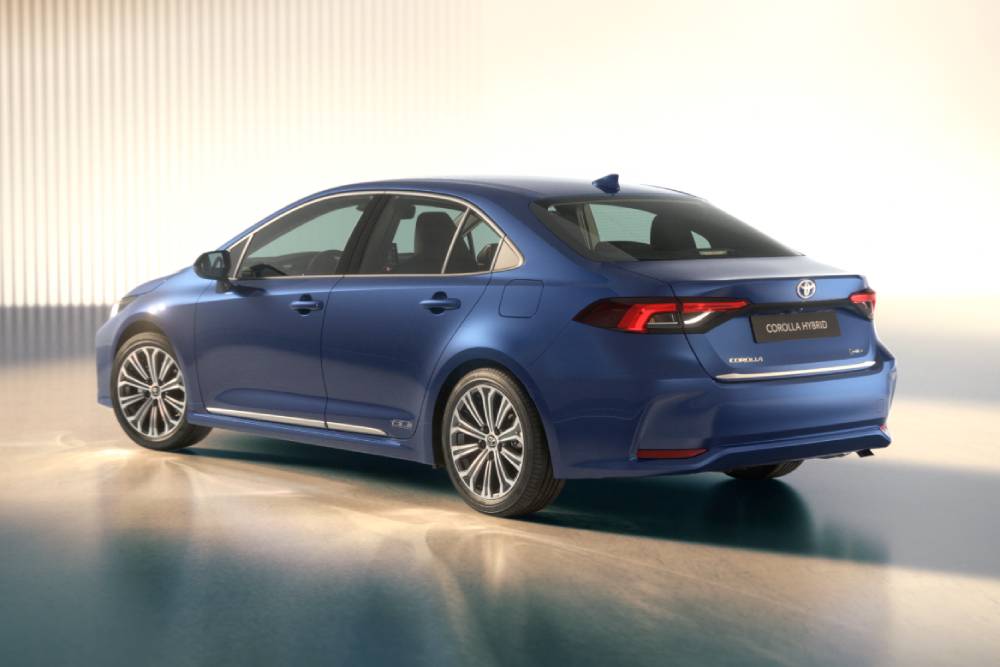 https://autogreeknews.gr/wp-content/uploads/2026/08/1920_toy_corolla_60th_2026_hub_dig_1x1_s05_sedan.jpg