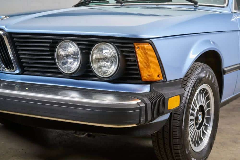 https://autogreeknews.gr/wp-content/uploads/2026/08/1977-BMW-320i-Auction-19.jpg