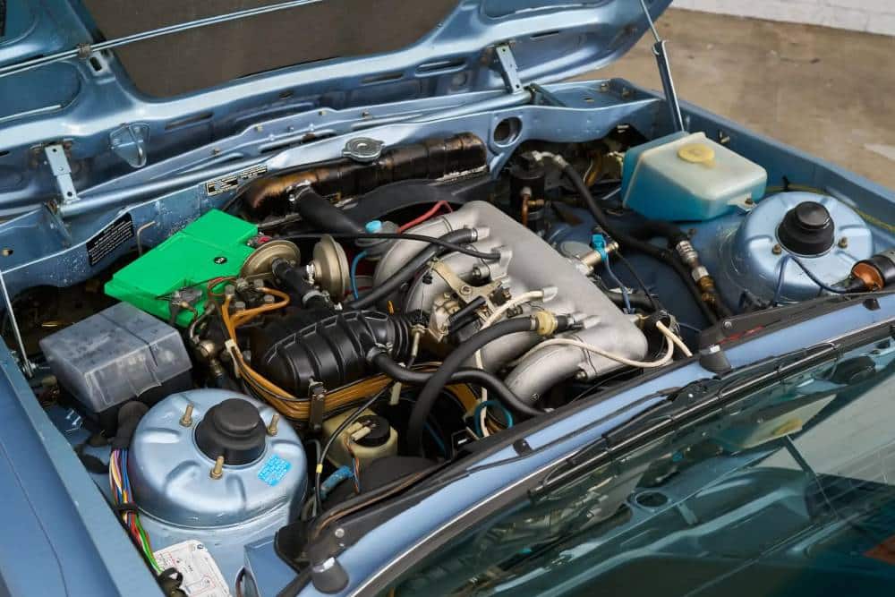 https://autogreeknews.gr/wp-content/uploads/2026/08/1977-BMW-320i-Auction-30.jpg