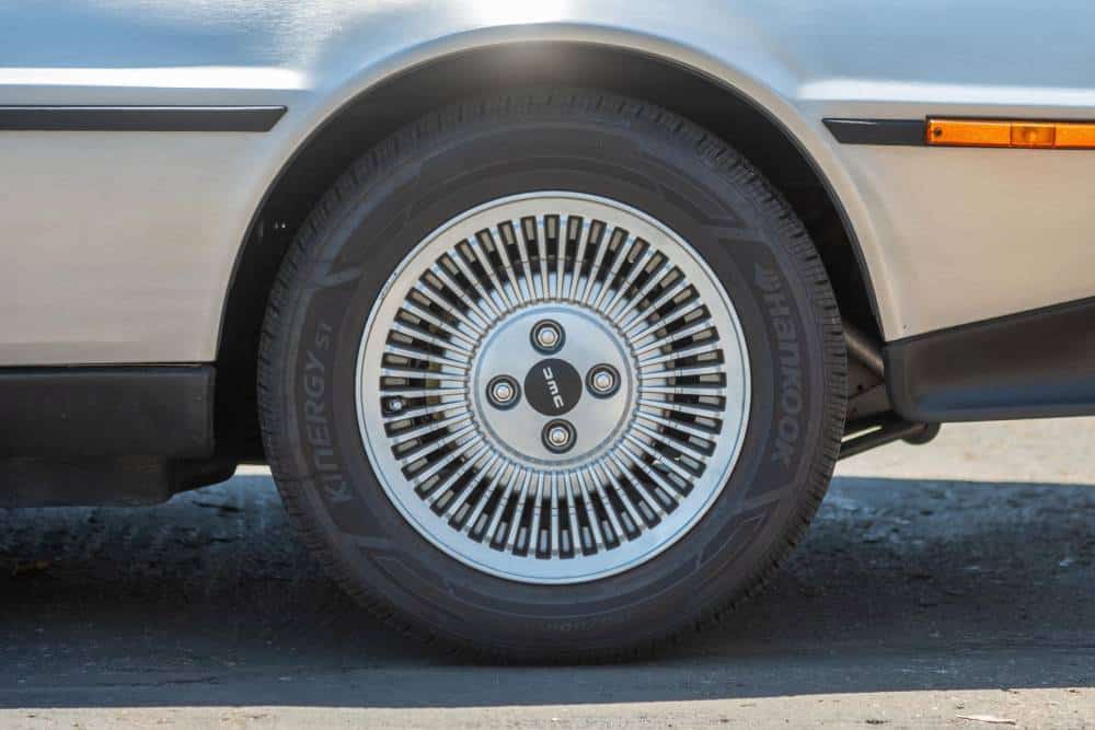 https://autogreeknews.gr/wp-content/uploads/2026/08/1982-delorean-dmc-12-for-sale-5.jpg