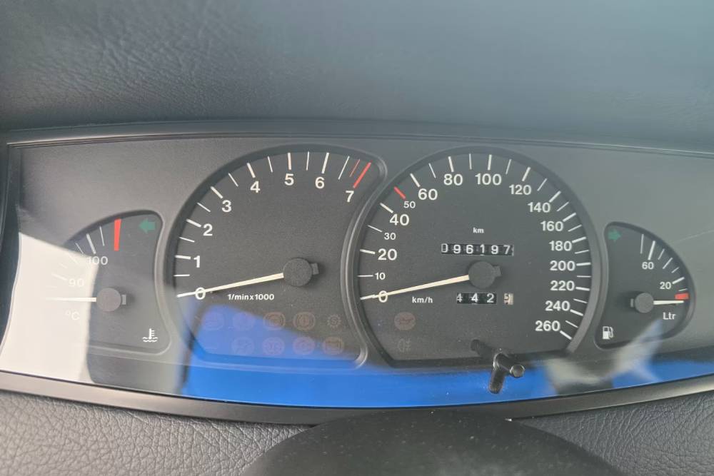 https://autogreeknews.gr/wp-content/uploads/2026/08/1996-opel-omega-v6-for-sale-2.jpg