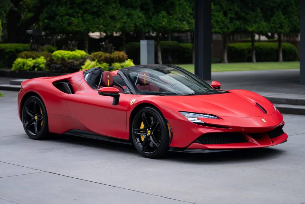https://autogreeknews.gr/wp-content/uploads/2026/08/2023-ferrari-sf90-stradale-4.jpg