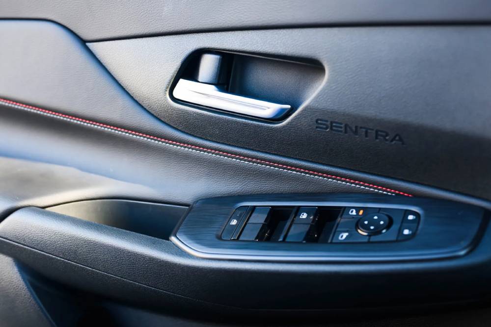 https://autogreeknews.gr/wp-content/uploads/2026/08/2027-Nissan-Sentra-818-102-2048x1366-1.jpg
