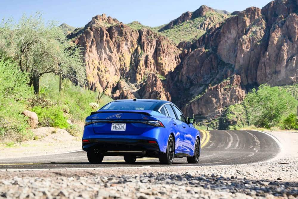 https://autogreeknews.gr/wp-content/uploads/2026/08/2027-Nissan-Sentra-818-16-2048x1366-1.jpg