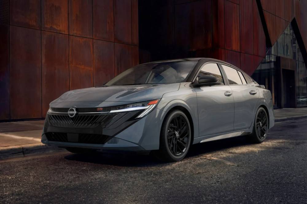 https://autogreeknews.gr/wp-content/uploads/2026/08/2027-Nissan-Sentra-Midnight-Edition-818-1-2048x136-1.jpg