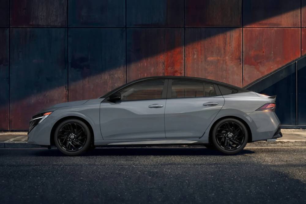 https://autogreeknews.gr/wp-content/uploads/2026/08/2027-Nissan-Sentra-Midnight-Edition-818-2-2048x136-1.jpg