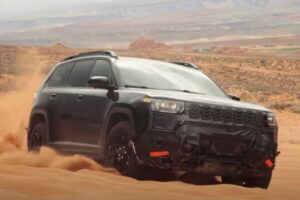2027 jeep cherokee trailhawk 04