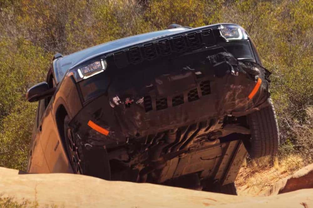 https://autogreeknews.gr/wp-content/uploads/2026/08/2027-jeep-cherokee-trailhawk.jpg
