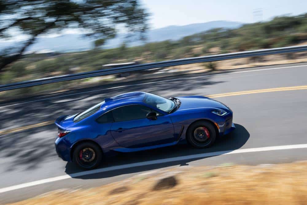 https://autogreeknews.gr/wp-content/uploads/2026/08/2027_Toyota_GR86_Premium_TruenoBlue_314-1.jpg