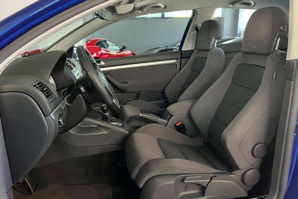 https://autogreeknews.gr/wp-content/uploads/2026/08/4600-km-vw-golf-r32-for-sale-3.jpg