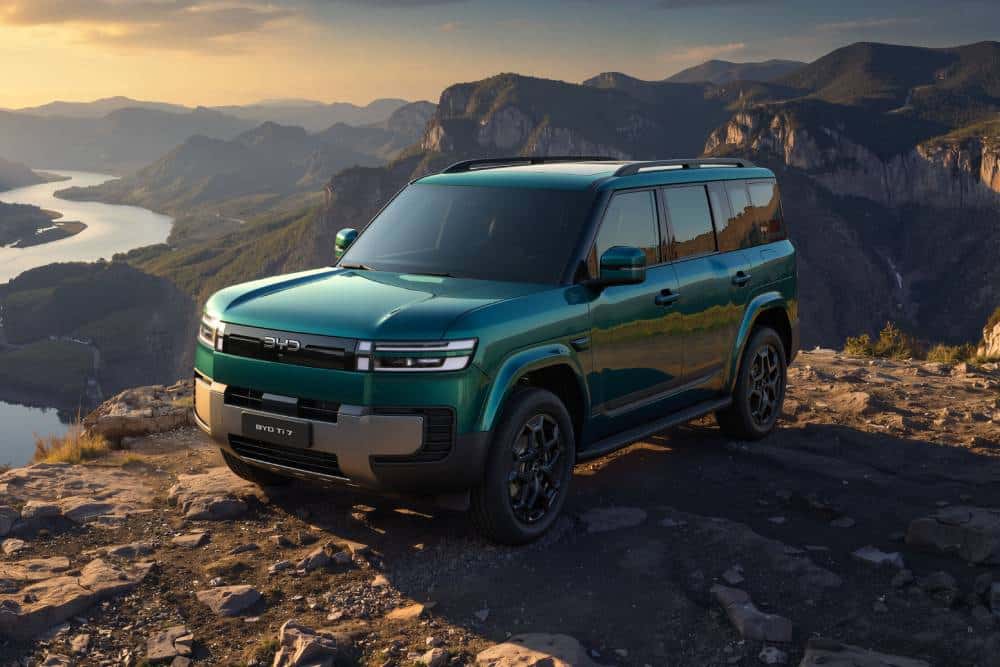 https://autogreeknews.gr/wp-content/uploads/2026/08/BYD-TI7-0415-2-1.jpg
