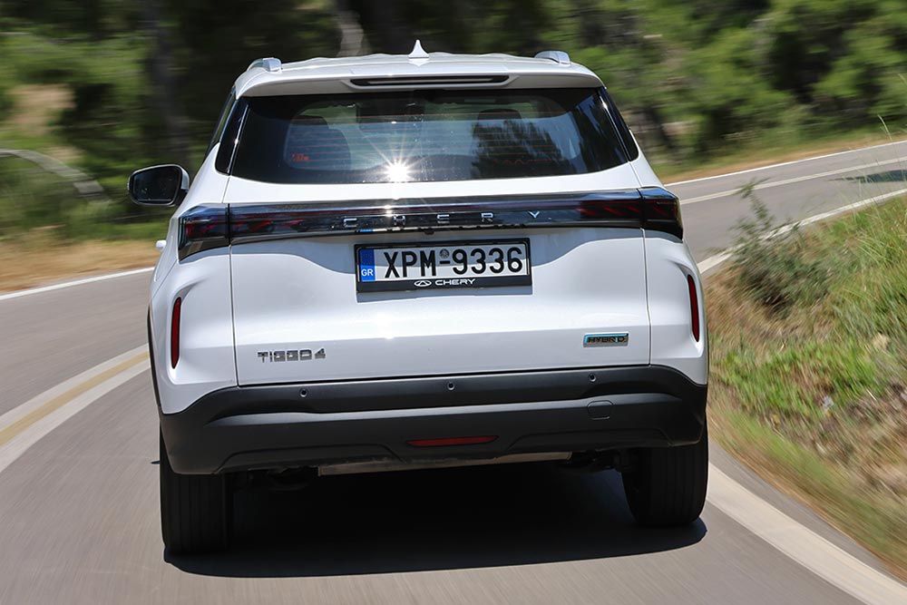 https://autogreeknews.gr/wp-content/uploads/2026/08/Chery-Tiggo-4-Hybrid-white-15.jpg