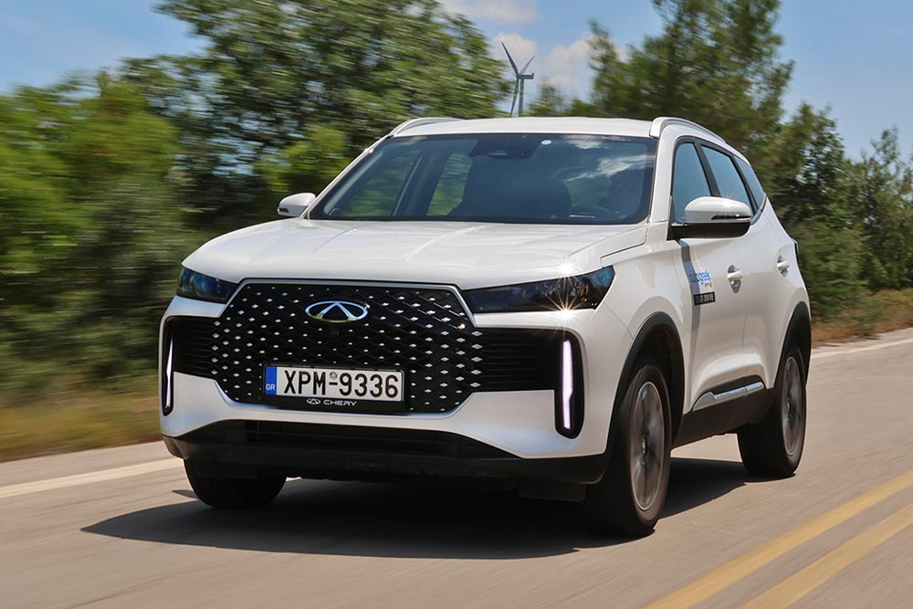 https://autogreeknews.gr/wp-content/uploads/2026/08/Chery-Tiggo-4-Hybrid-white-17.jpg