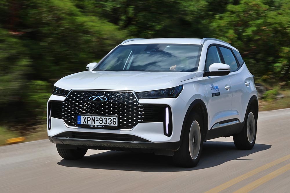 https://autogreeknews.gr/wp-content/uploads/2026/08/Chery-Tiggo-4-Hybrid-white-3.jpg